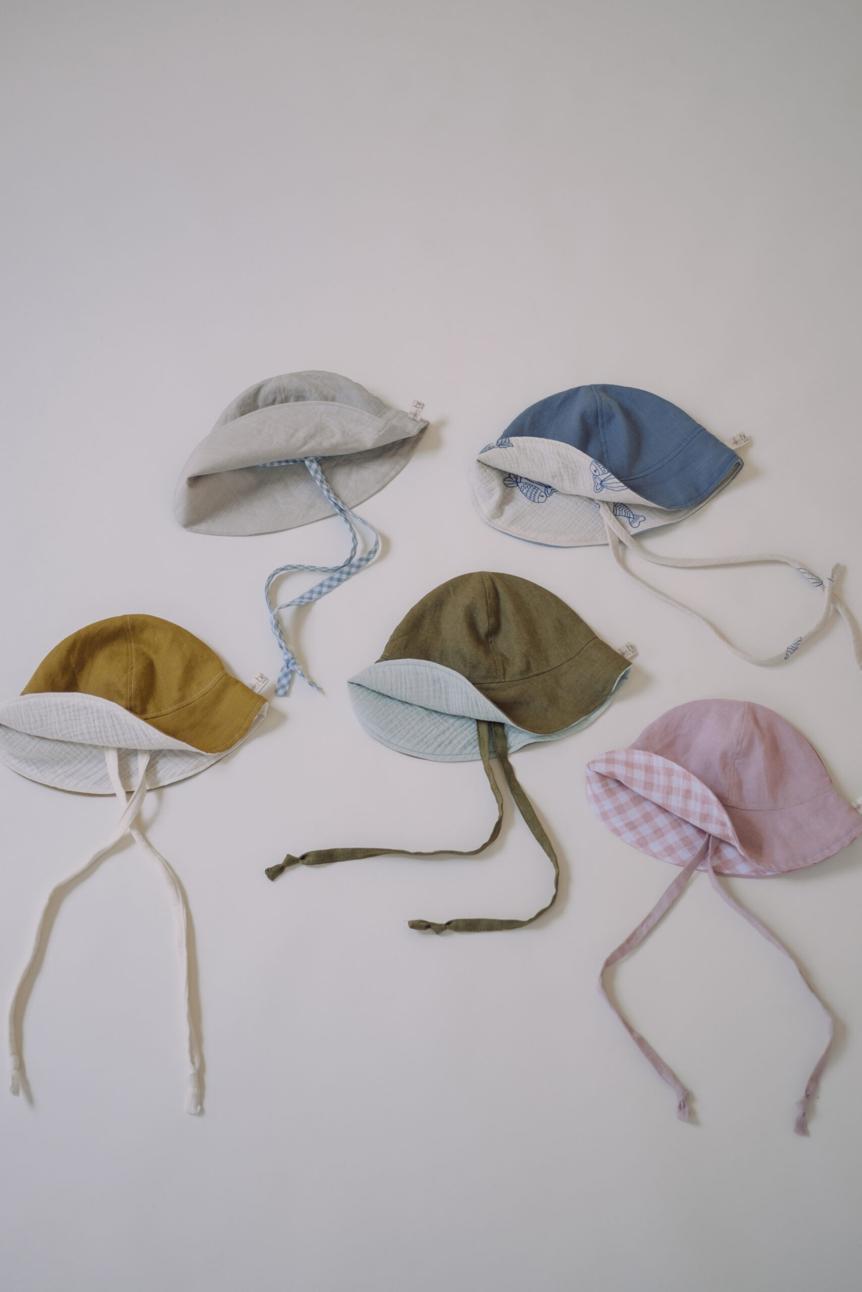 Cappellino in lino e mussola di cotone - immagine 2